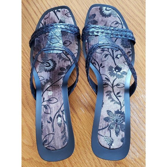 ** Nine West Bahenr Leather Stitched Sandals - Picture 5 of 10